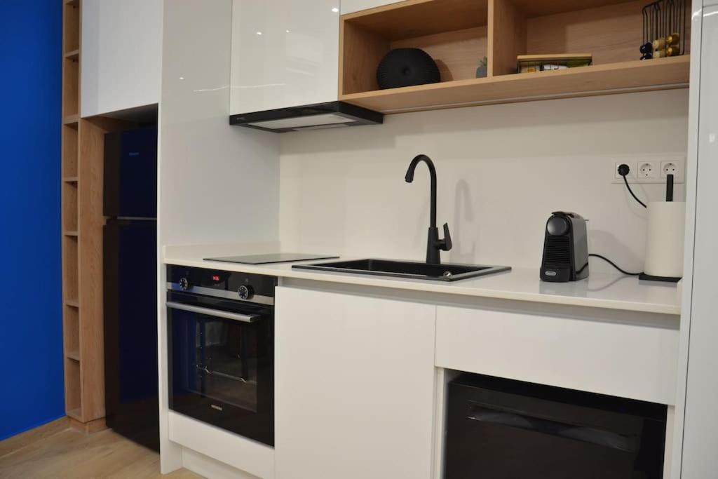 Luxurious City Apartment with Sea View - Lite Blue photo 3