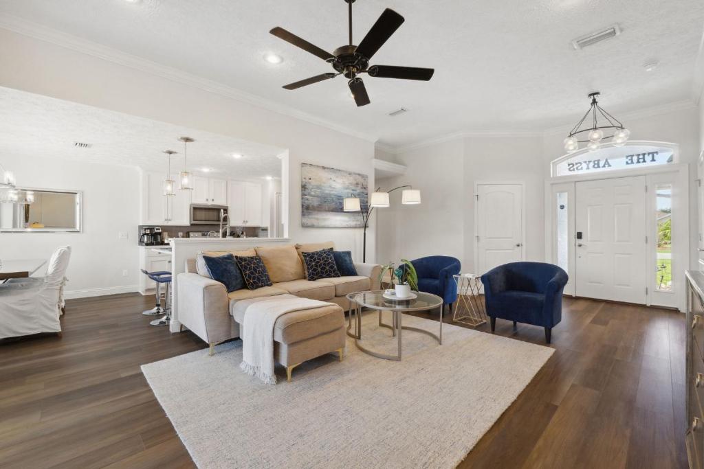 Steps 2 Beach! Sleeps 12, 4bd/2ba, Beach Gear! photo 4