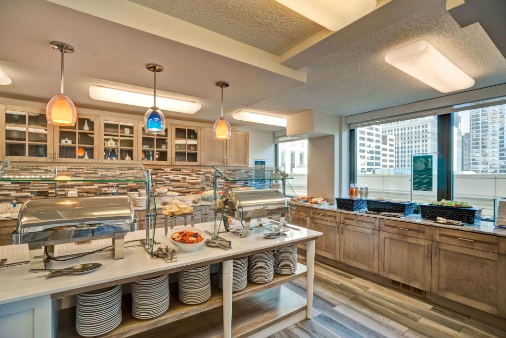 Homewood Suites by Hilton Chicago Downtown photo 3