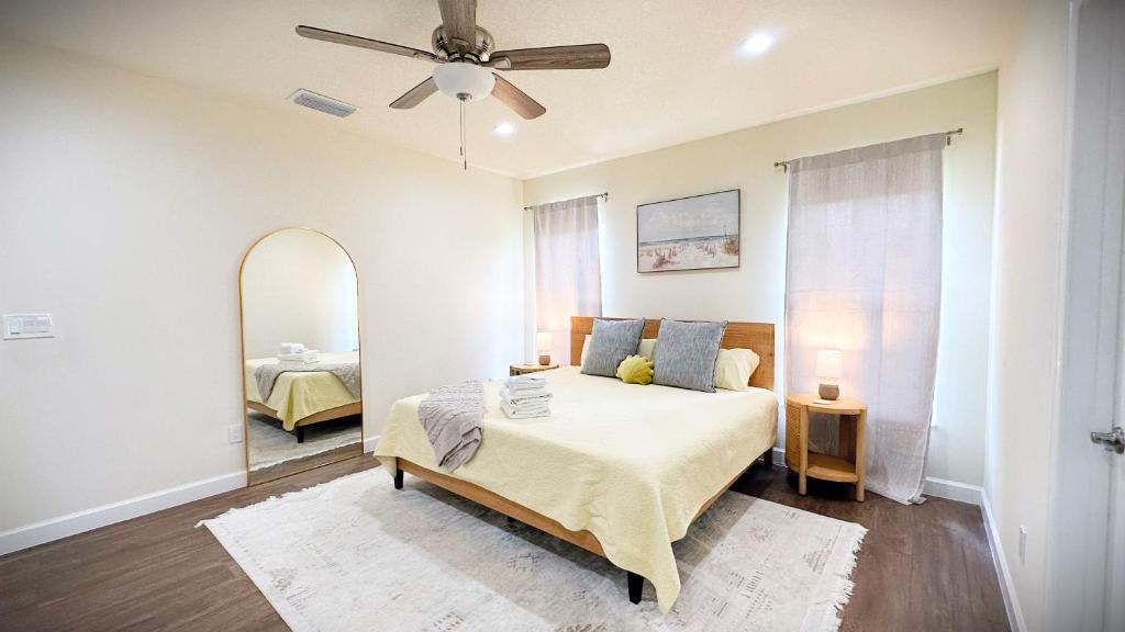 Tropical Florida Getaway - Stuart House image