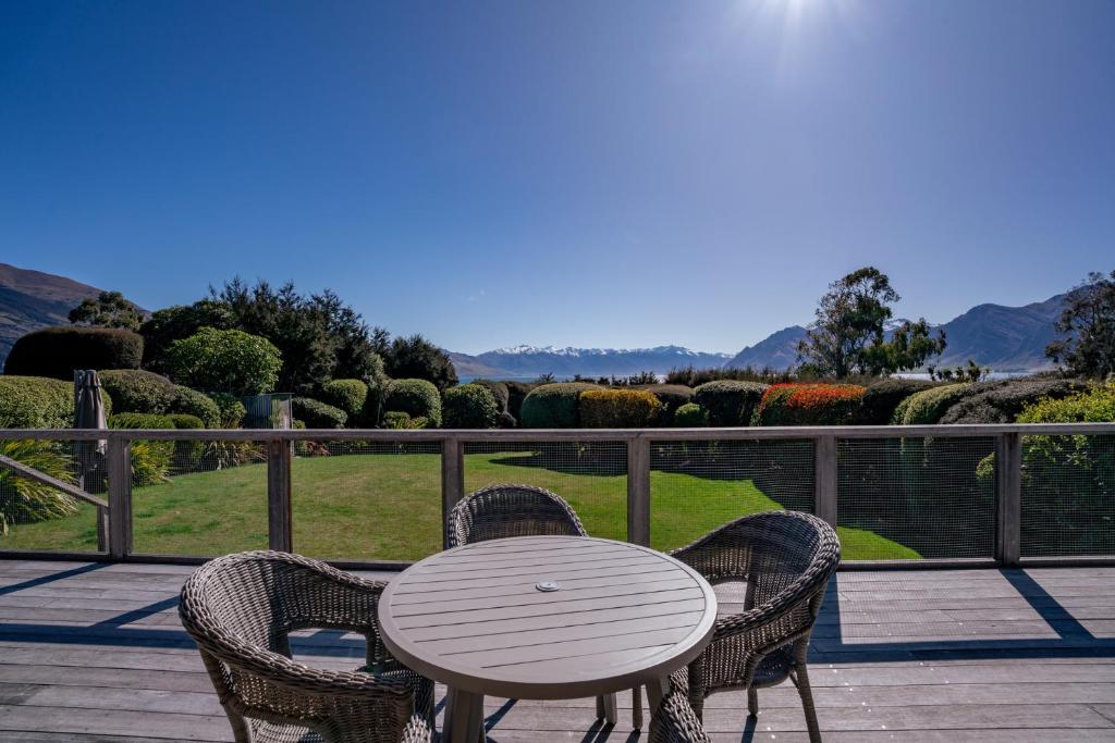 Hāwea Lakehouse - Lake Hāwea Holiday Home photo 1