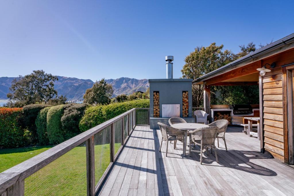 Hāwea Lakehouse - Lake Hāwea Holiday Home photo 3