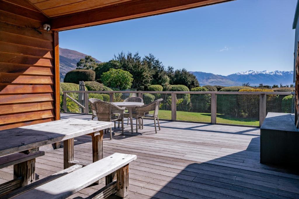 Hāwea Lakehouse - Lake Hāwea Holiday Home photo 4