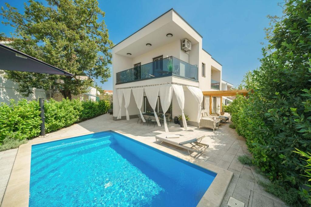 Villa More - Private Pool Close To Beach