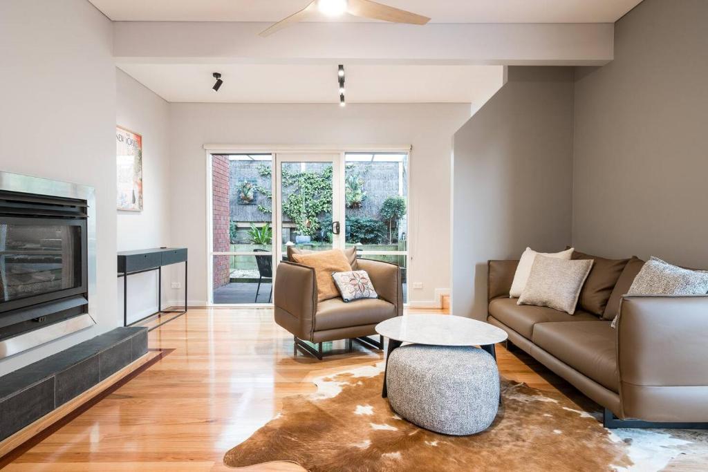 Warrain Retreat - A Spacious Beachside Lifestyle