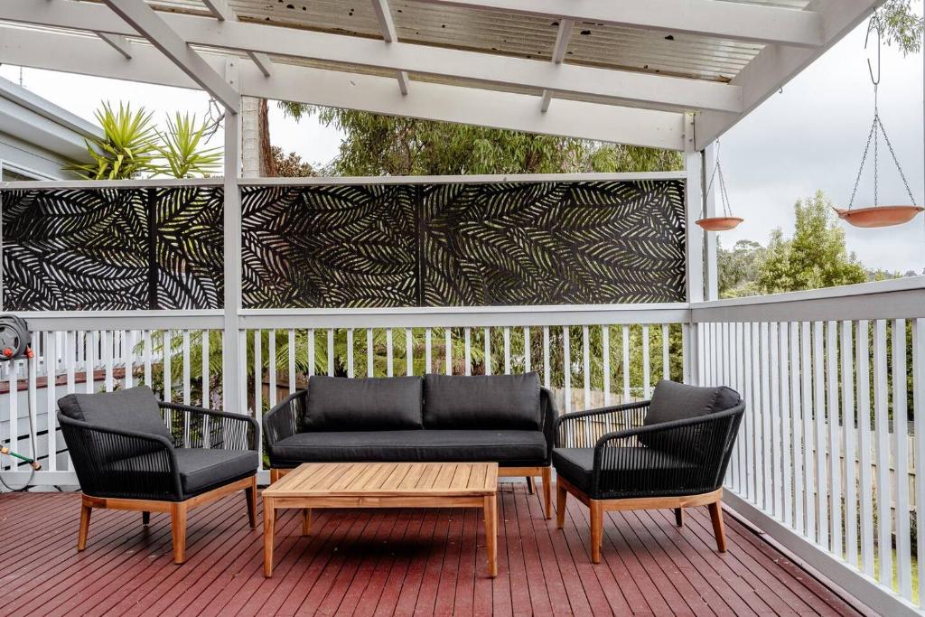 Warrain Retreat - A Spacious Beachside Lifestyle photo 1