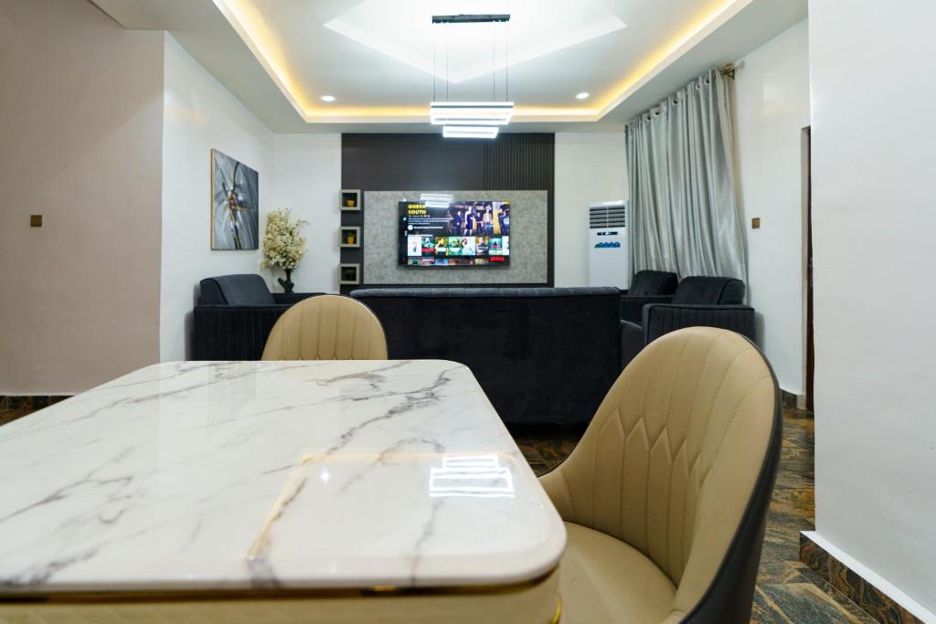 Fleeq Apartments photo 2