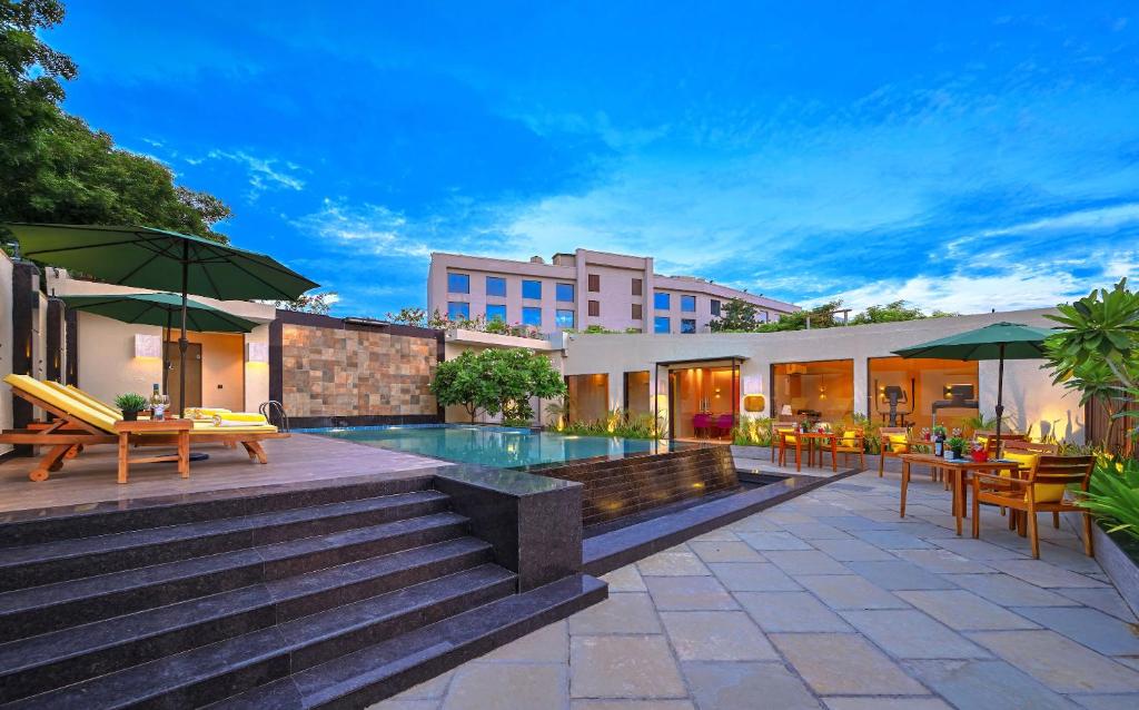 Royale Sarovar Portico Agra photo 2