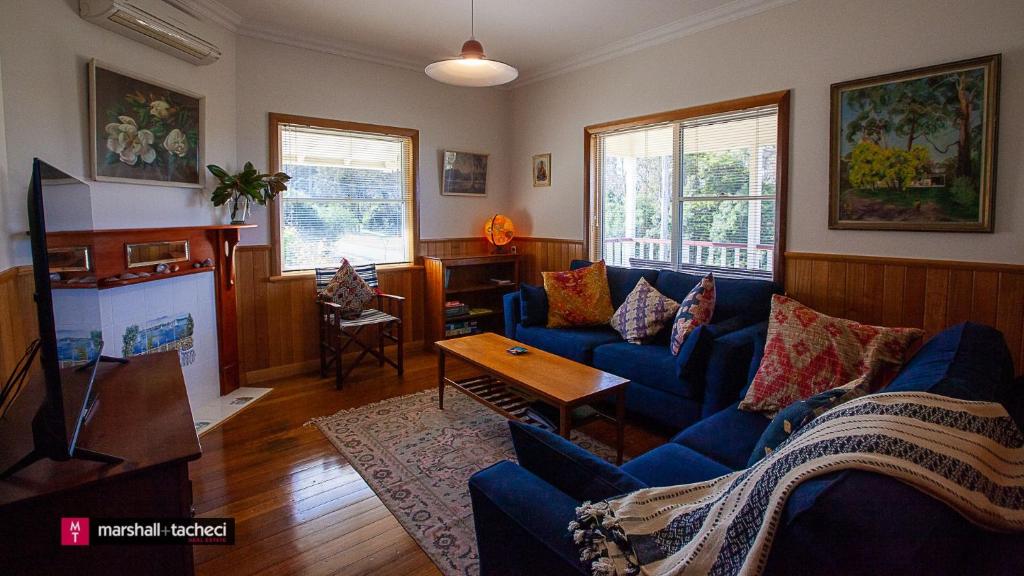 Moorhead beach cottage Bermagui - 60 Wallaga Lake Road photo 1