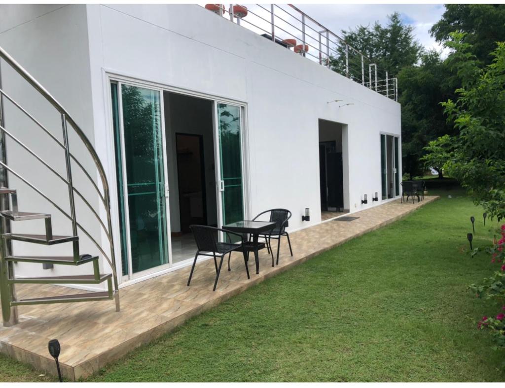 Chiang Khan Riverside Bungalows photo 2