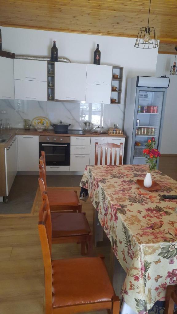 Bujtina Lugina e vjosës photo 3
