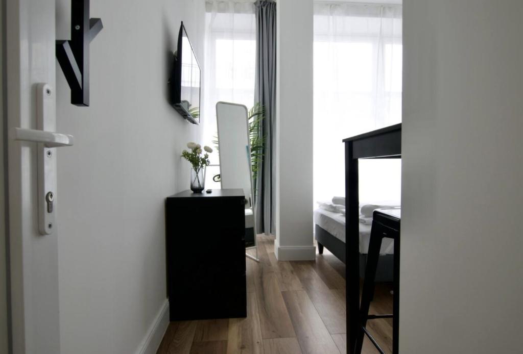Studio Apartments by Hi5- Apartment in Downtown - Tap to explore photos
