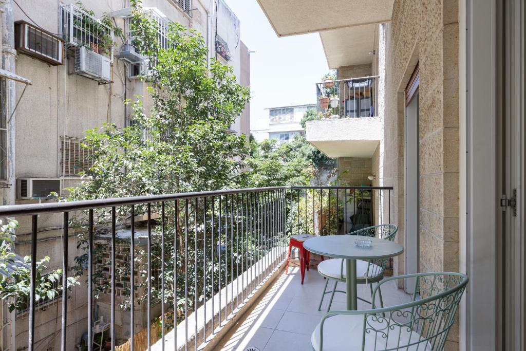 TLV2RENT Unique Dizengof Apartment photo 2