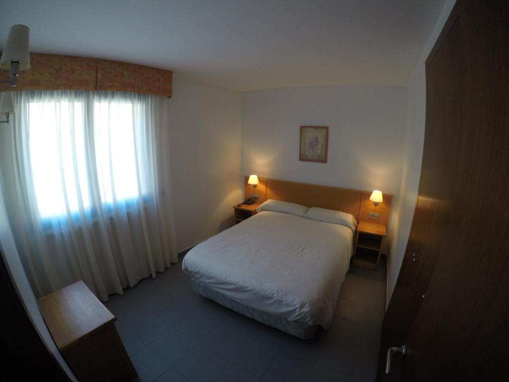 {
  "en-gb": "Apartamentos Turísticos Roc Del Castell"
} photo 4
