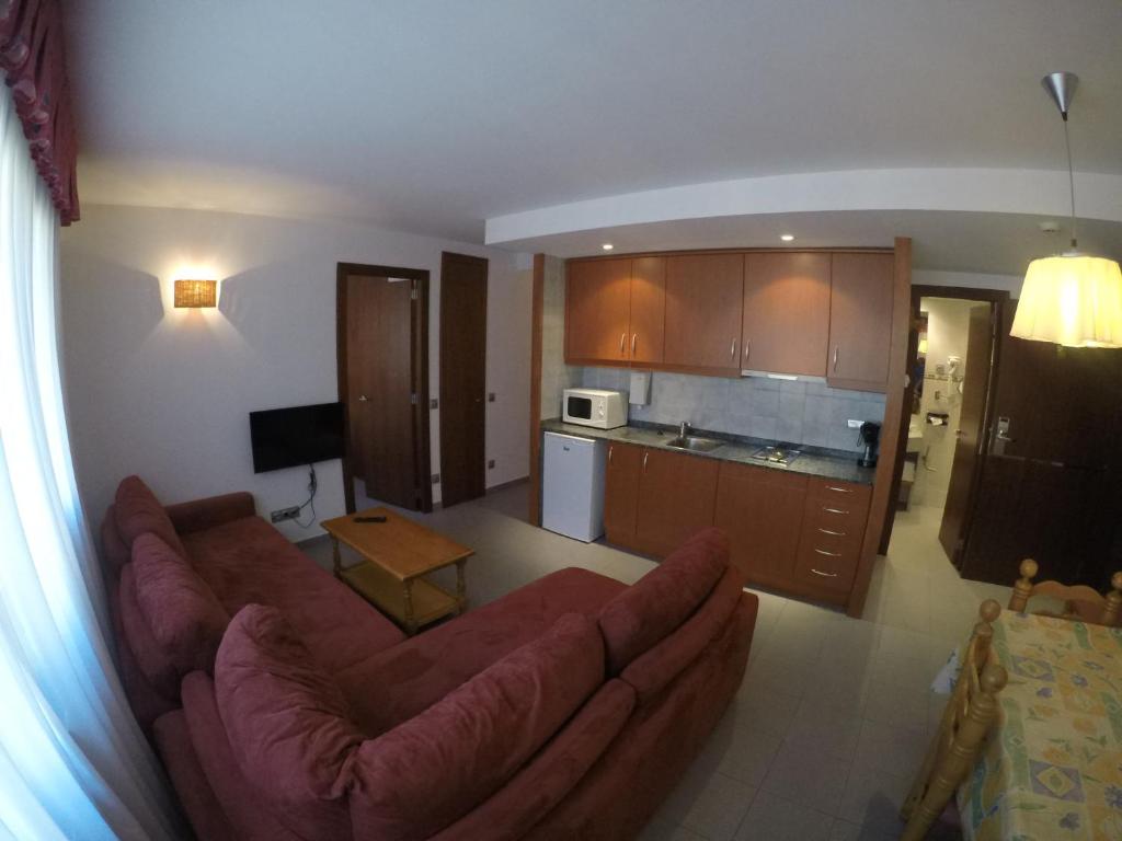 {
  "en-gb": "Apartamentos Turísticos Roc Del Castell"
} photo 2