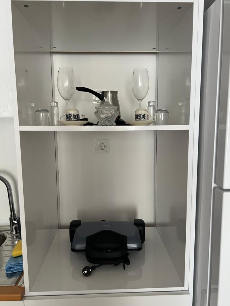 New Furnished Flat Central Location Free WIFI AC photo 4