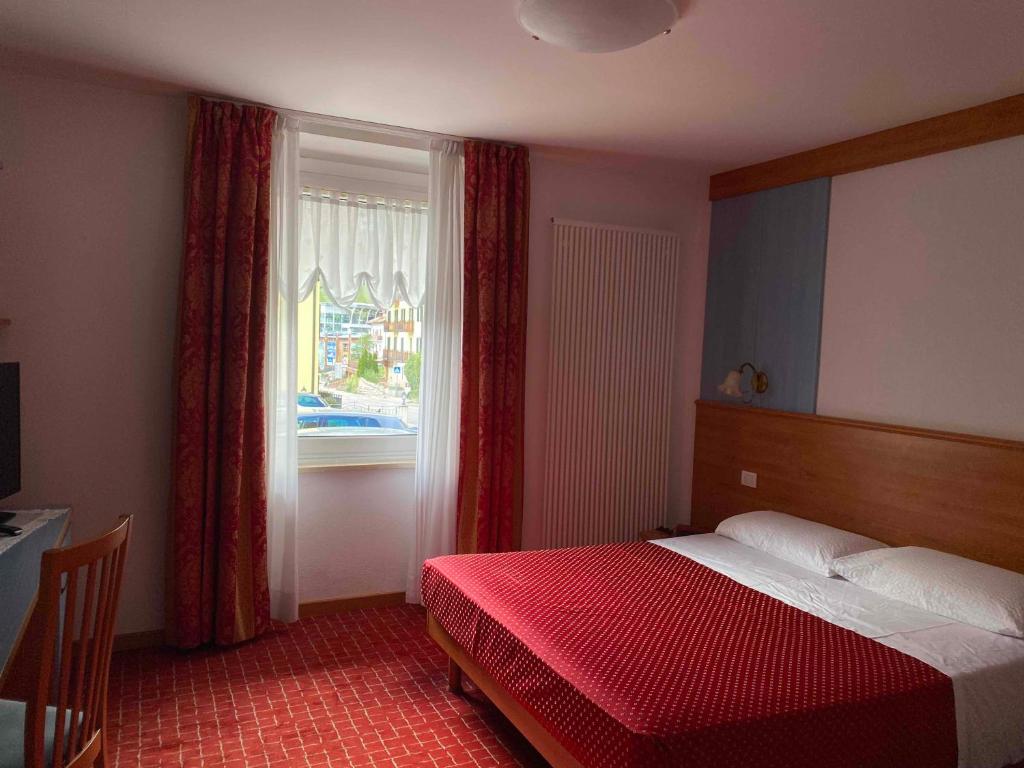 Hotel Londra Slow Living Molveno photo 1