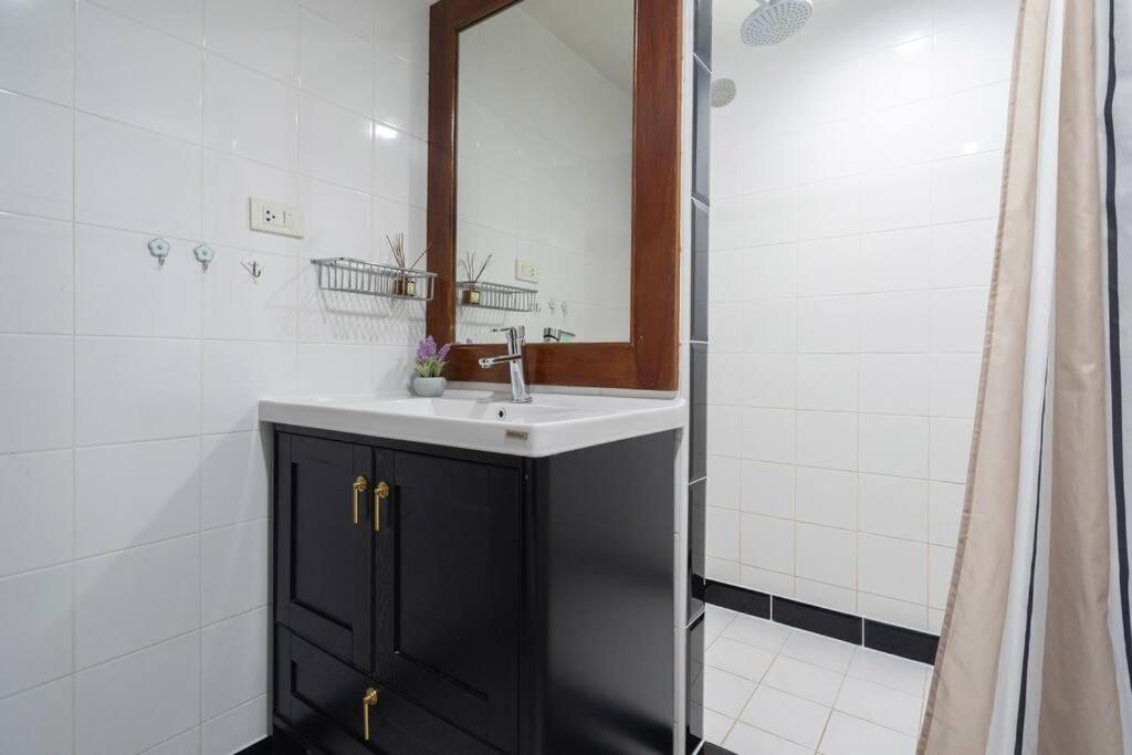 Beachside Apt. Short Walk to Nai Harn Beach - 2BR photo 4