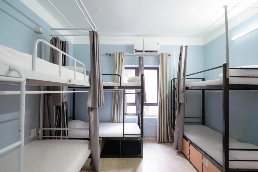 Fancy Hostel and Bar