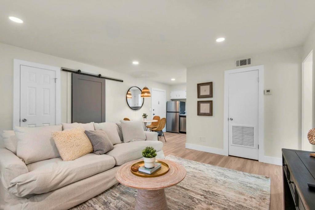 Bluefish 6 Paradise OKA Island 2BR Beauty photo 1