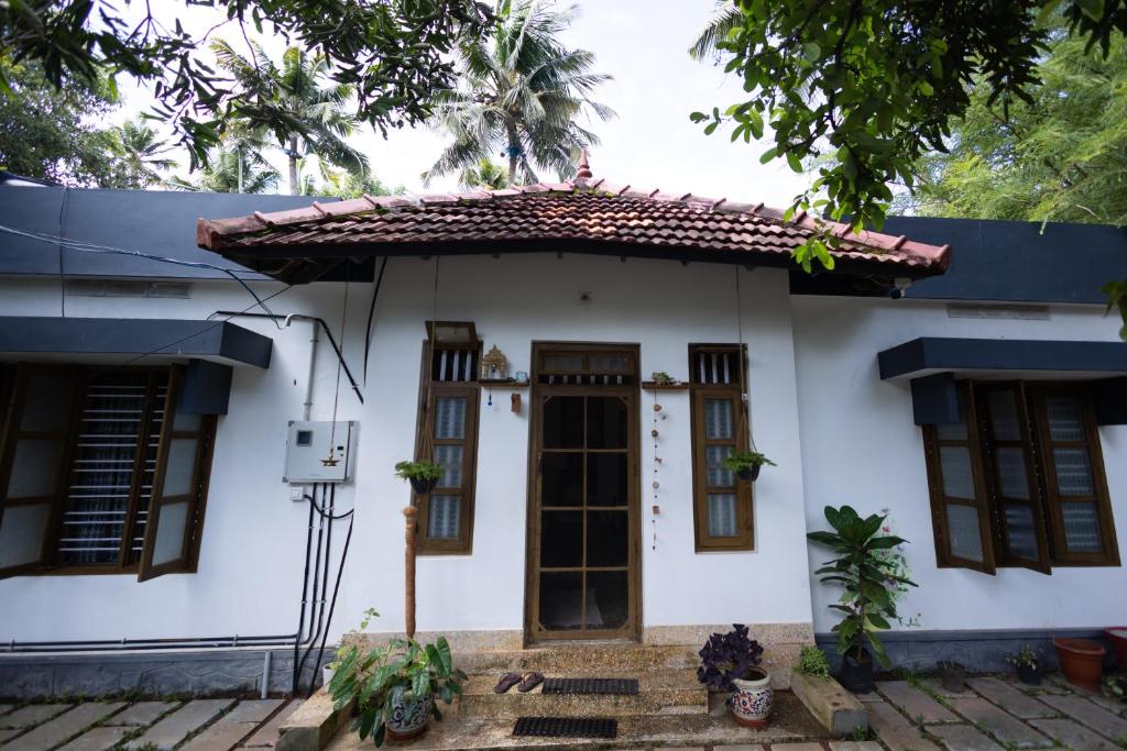 Happy Turtles Homestay cozy room for 2 people photo 4