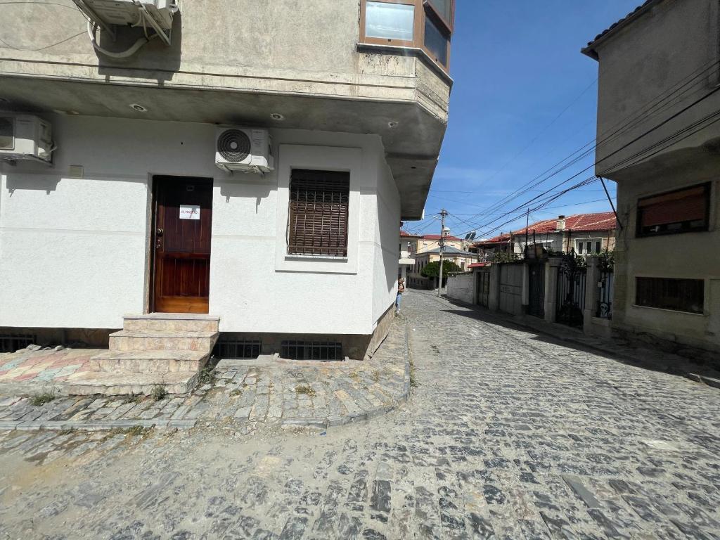 At Pikotiko's - Korca City Rooms for Rent photo 2