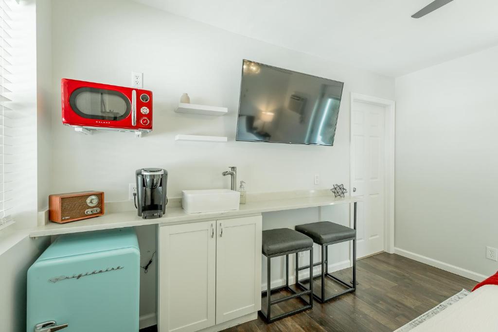 11 The Charlotte Room - A PMI Scenic City Vacation Rental photo 1