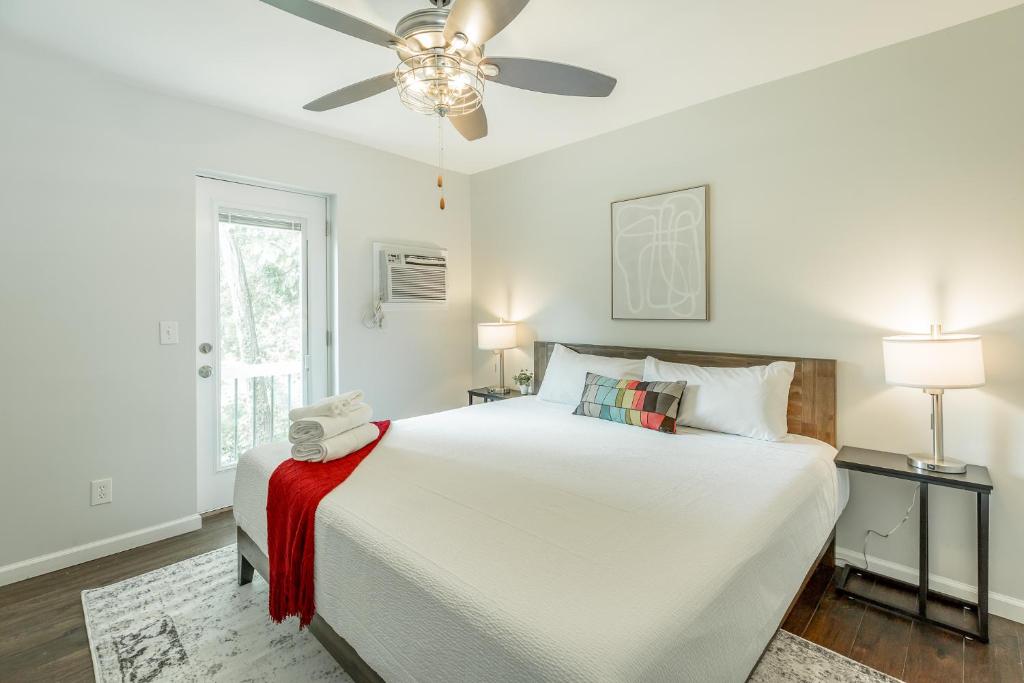 11 The Charlotte Room - A PMI Scenic City Vacation Rental photo 2