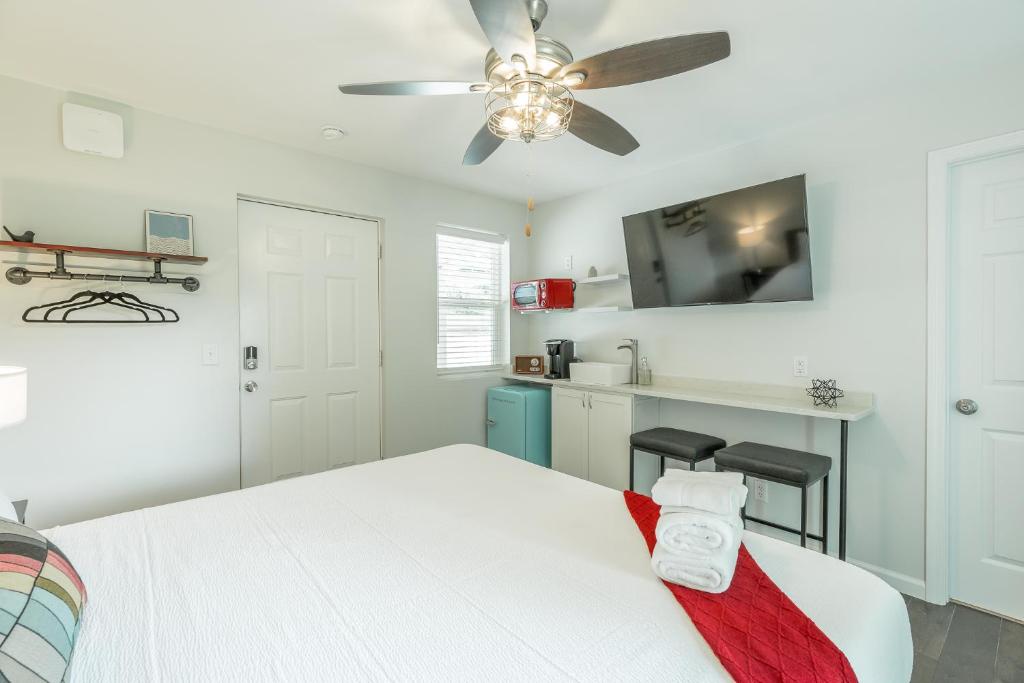 11 The Charlotte Room - A PMI Scenic City Vacation Rental photo 4