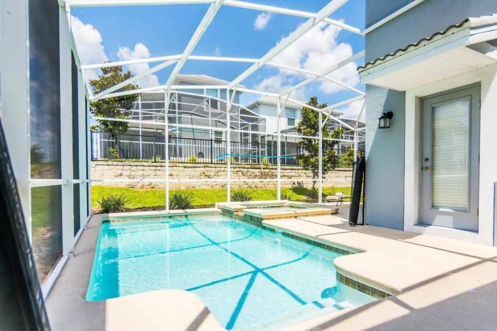 Adorable Vacation Single Home with Private Pool CG1592 image