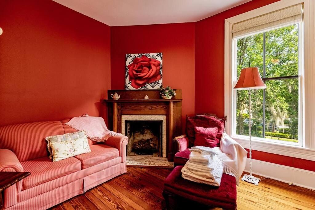 Briar Rose Room at Camellia Rose Inn Downtown photo 1