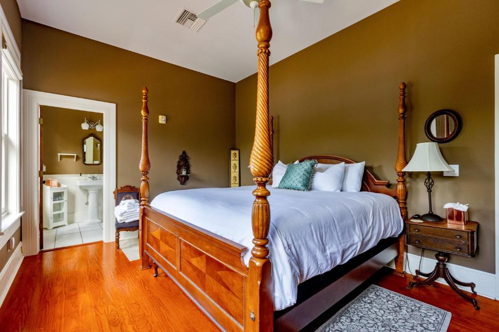 Southern Charm in the Camellia Rose Inn image