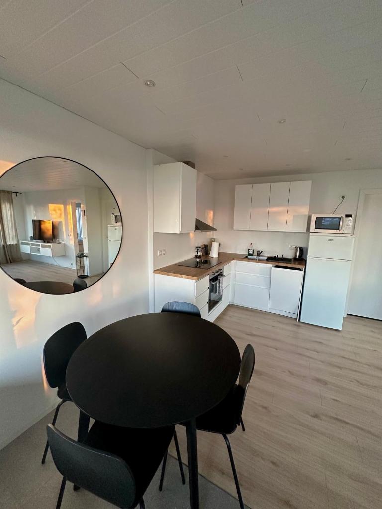 Charming 1-bedroom condo with stunning view photo 1