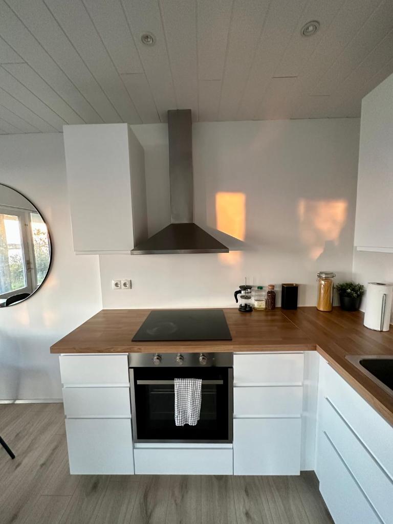 Charming 1-bedroom condo with stunning view photo 2