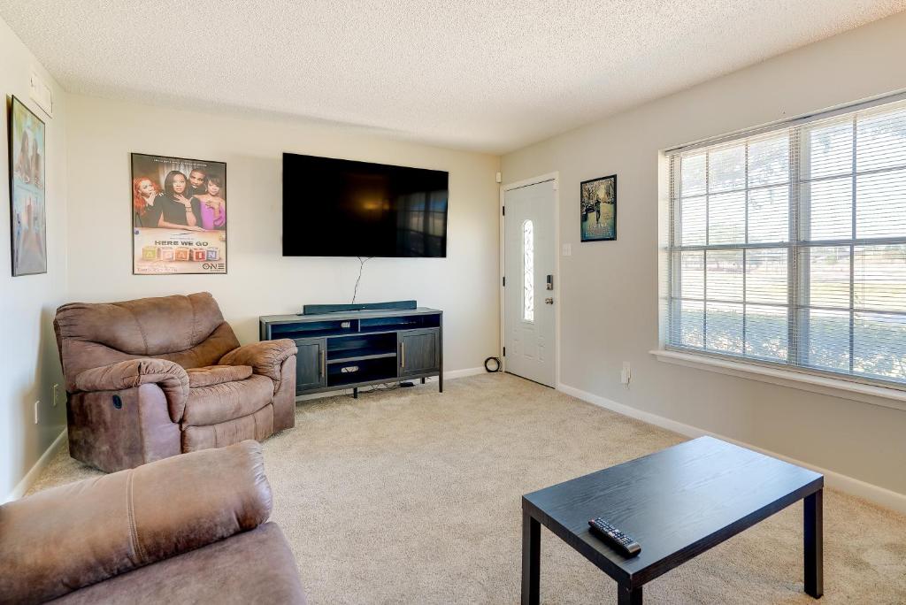 Bossier City Townhome with Patio and Outdoor Dining! photo 3