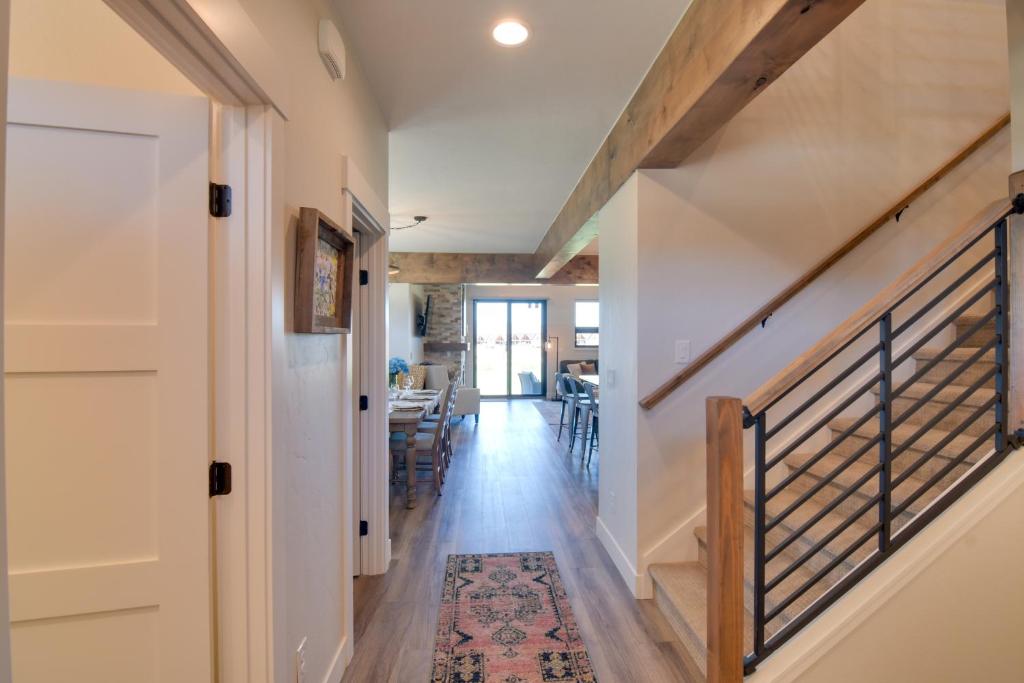 New Home with Hot Tub, EV Charger Near Winter Park! photo 4