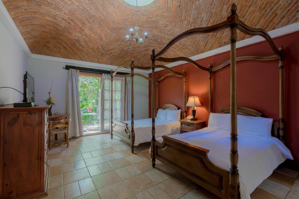 Atotonilco Hotel & Club photo 1