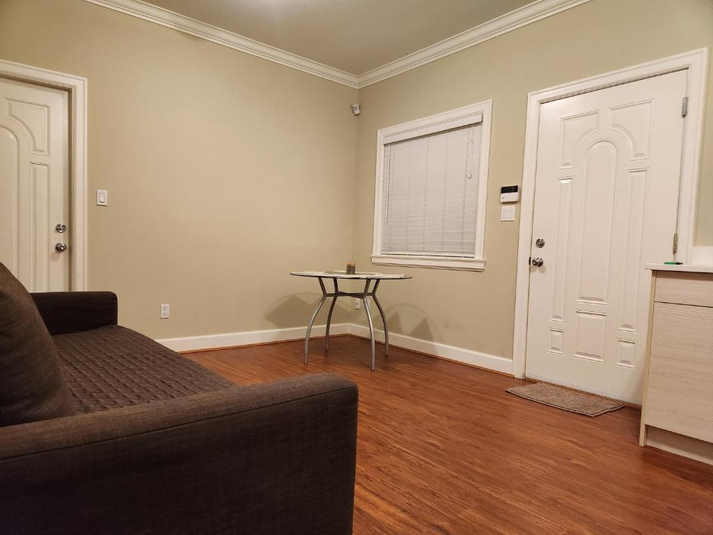 Richmond BC Canada 1-Bedroom Suite photo 1
