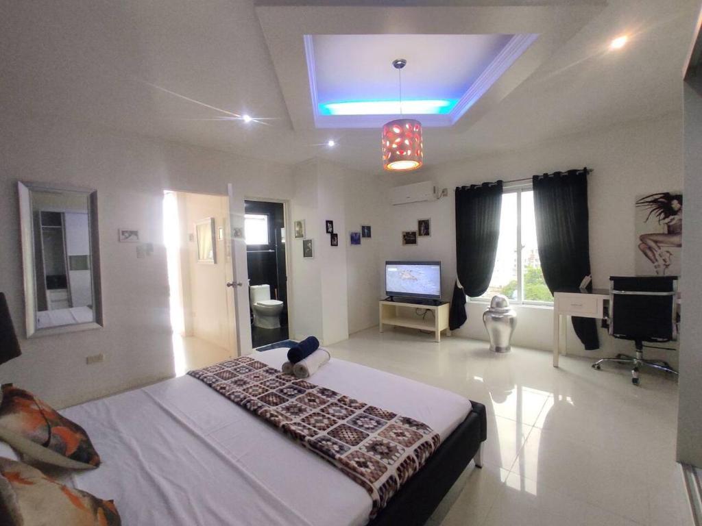 2BR condo at Kandi tower 2 photo 4