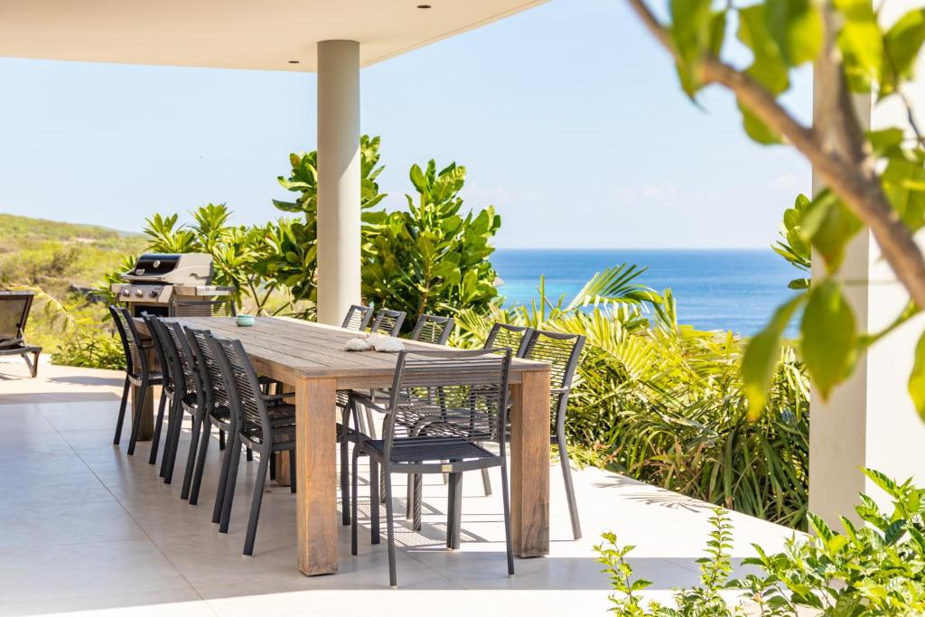 Luxury 12-Person Villa in Cas Abou with Pool, Seaview, and Private Beach Access photo 4