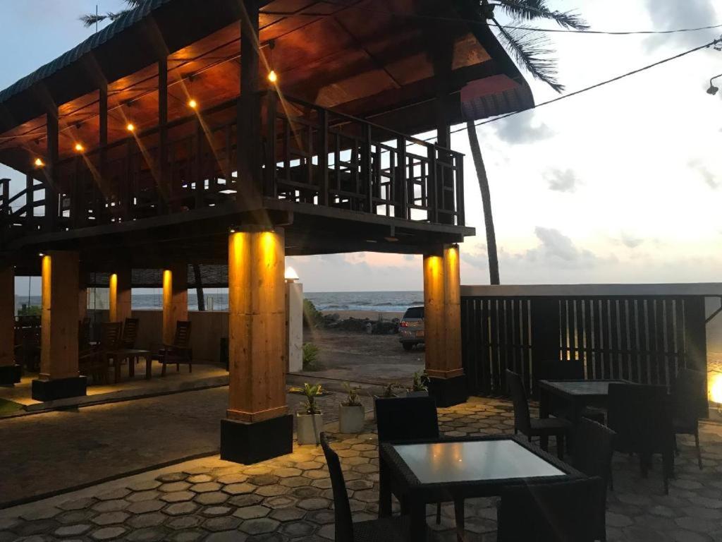 Owinro Beach Hotel & Restaurant - Waikkala photo 3