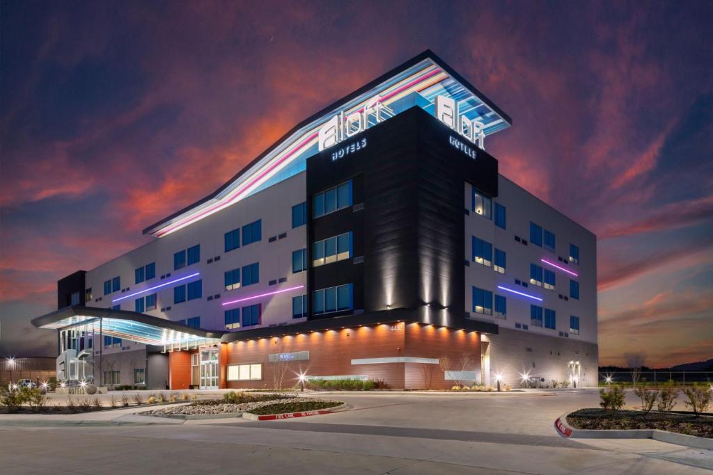 Aloft Dallas Arlington South photo 2