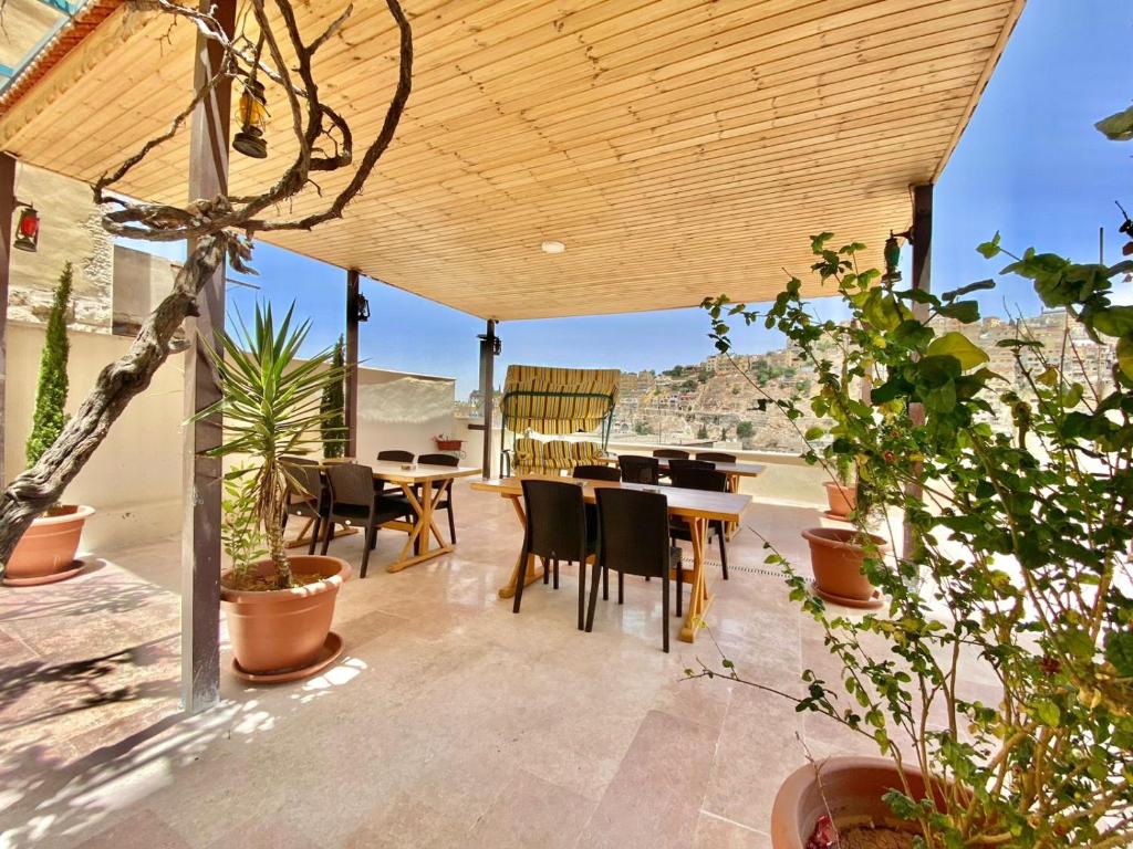 Villa Mira Guesthouse - Downtown Central Amman photo 4