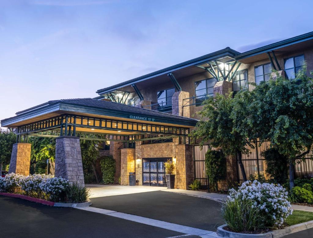 Hampton Inn & Suites Agoura Hills photo 4