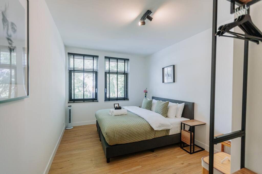 Brand new luxurious 6 bedroom villa in Amsterdam photo 3