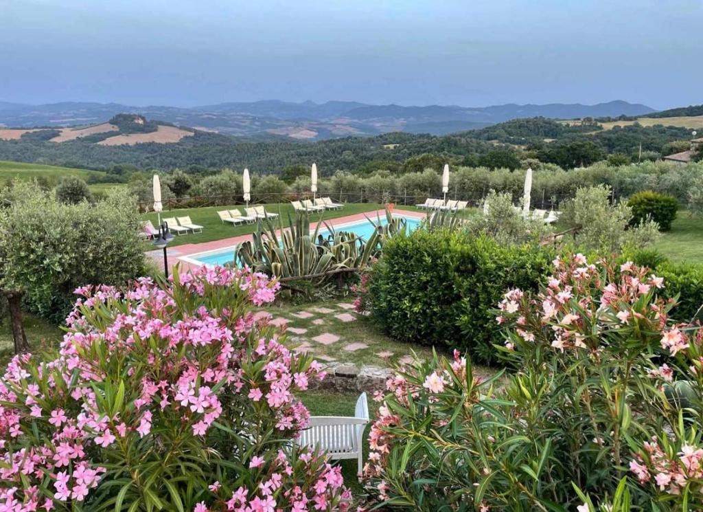 Relais Poggio Del Melograno photo 2