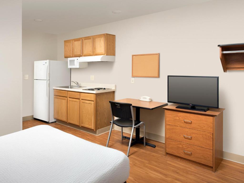 Extended Stay America Select Suites - Indianapolis - Plainfield - Tap to explore photos