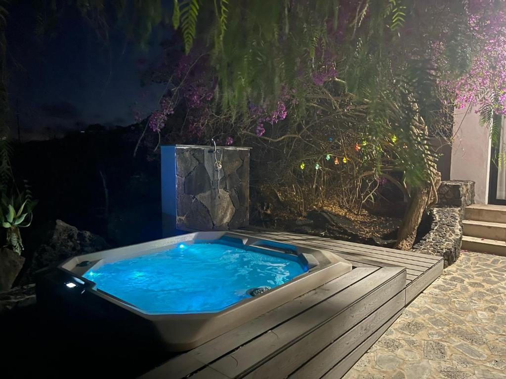 Cosy finca, sea views, jacuzzi photo 1