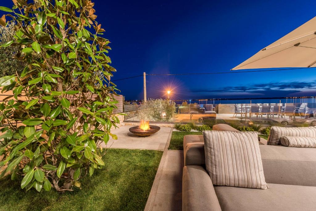 Villa Four Seasons Vrsi Beachfront photo 3