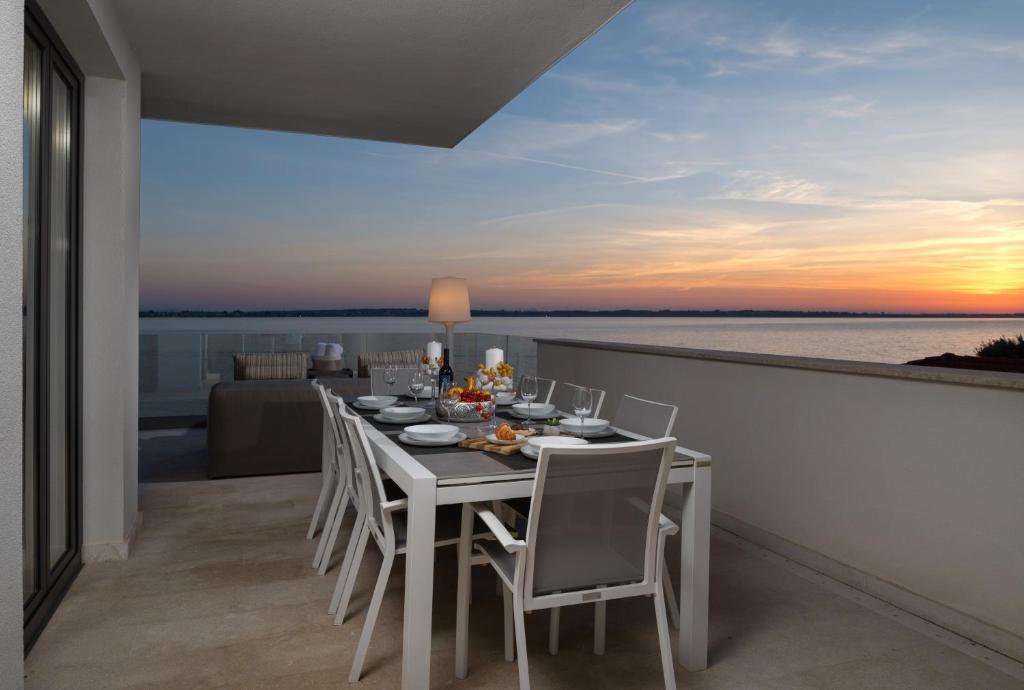 Villa Four Seasons Vrsi Beachfront photo 2